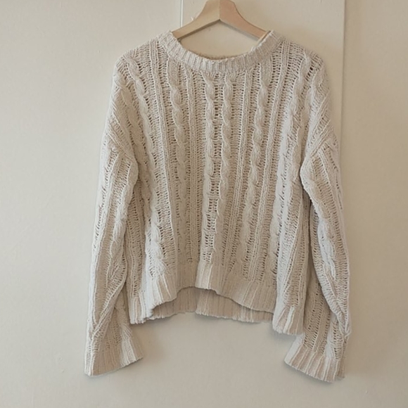 LOVETREE fuzzy crop sweater - Picture 1 of 2